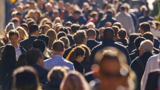 Street crowded with commuters